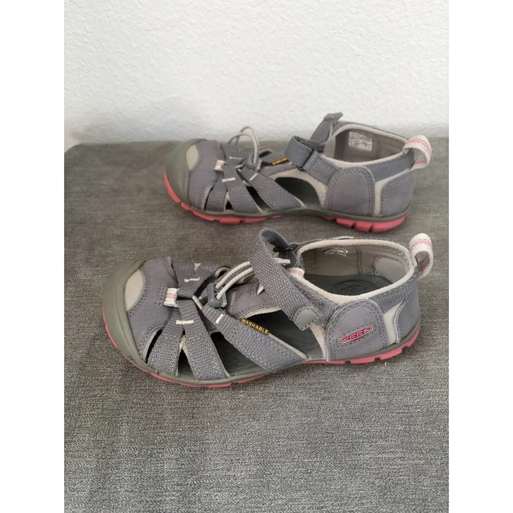 KEEN Girls Grey Pink Size 1 Sandals Adjustable Straps Hook and Loop Waterproof